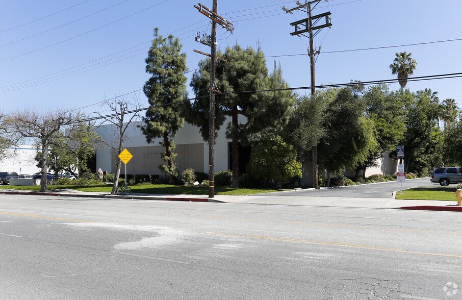More Photos Of 6400 Variel Ave, Woodland Hills Manufacturing For Lease
