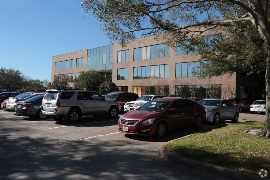 More Photos Of 10701 Corporate Dr, Stafford Office For Lease