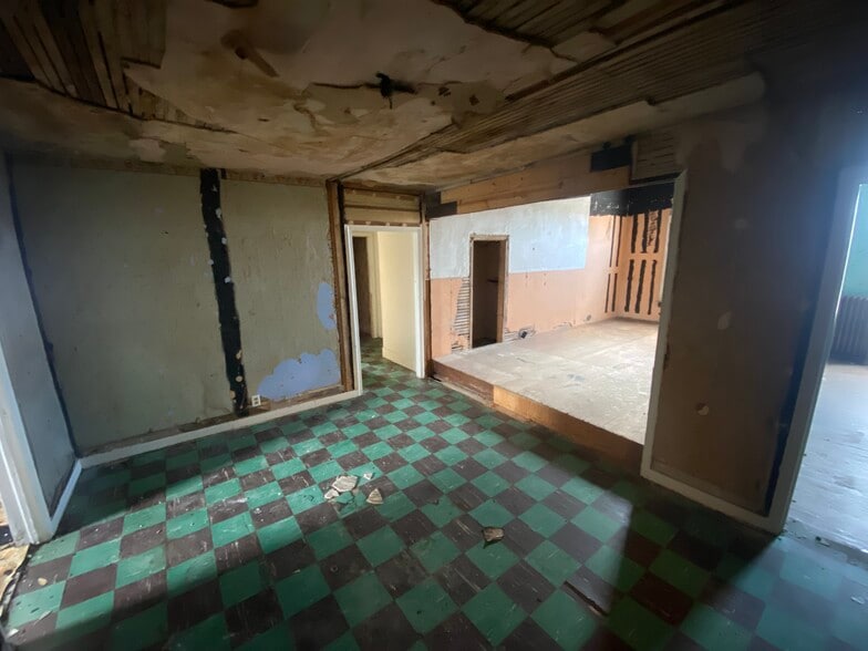 More Photos Of 532 Grand Ave, Little Chute Restaurant For Lease