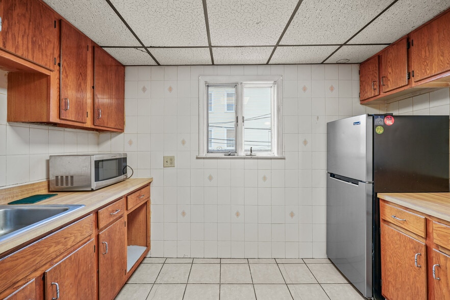 More Photos Of 337 Columbia St, Fall River Apartments For Sale