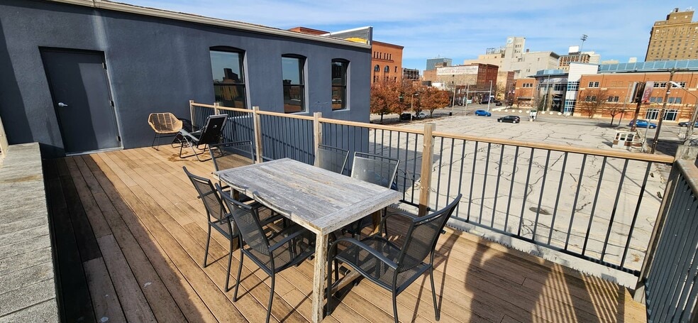 More Photos Of 25 S Huron St, Toledo Office For Lease