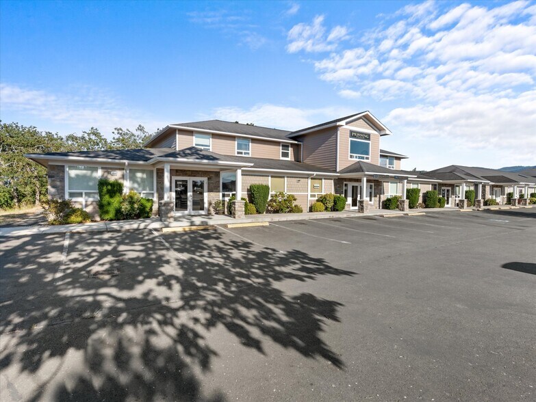 More Photos Of 568-578 N 5th Ave, Sequim Medical For Lease