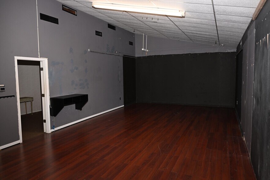 More Photos Of 1218 14th Ave N, Texas City Loft Creative Space For Sale