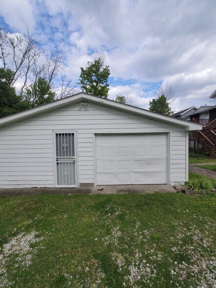 More Photos Of 5430 Rockville Rd, Indianapolis Specialty For Sale