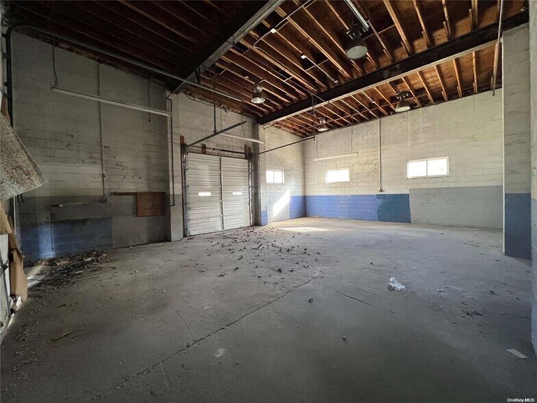 More Photos Of 6 Chadwick St, Glen Cove Specialty For Lease