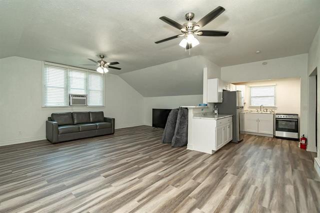 More Photos Of 1301 W 8th St, Junction City Golf Course Driving Range For Sale