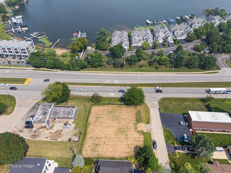 More Photos Of 900 Winnetka Ter, Lake Zurich Veterinarian Kennel For Sale