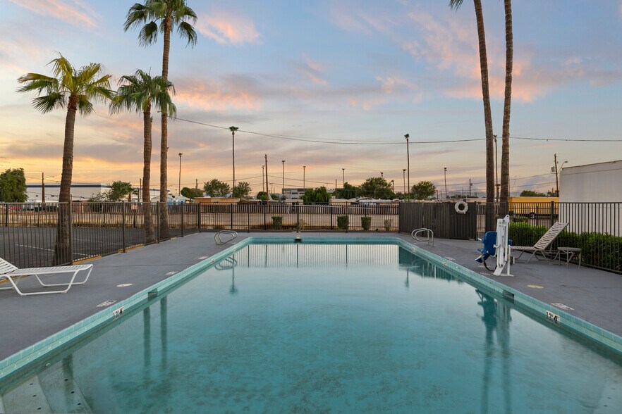 More Photos Of 4021 N 27th Ave, Phoenix Hotel For Sale