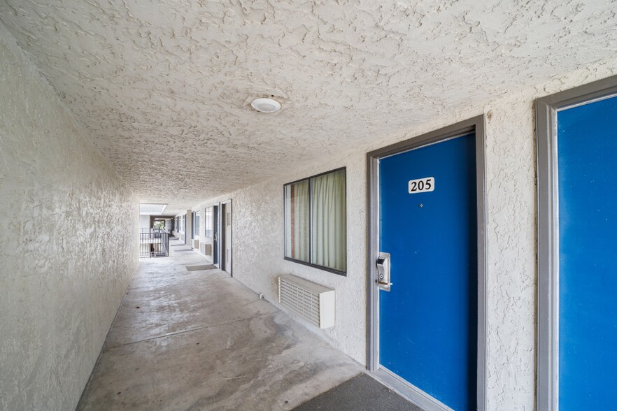 More Photos Of 5522 N Pan Am Expy, San Antonio Hotel For Sale