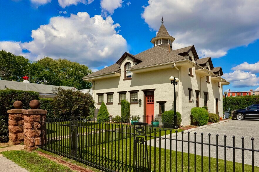 More Photos Of 802 N Duke St, Lancaster Office For Sale