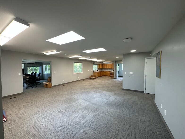 More Photos Of 600 West Street NE, Cedar Springs Office For Lease