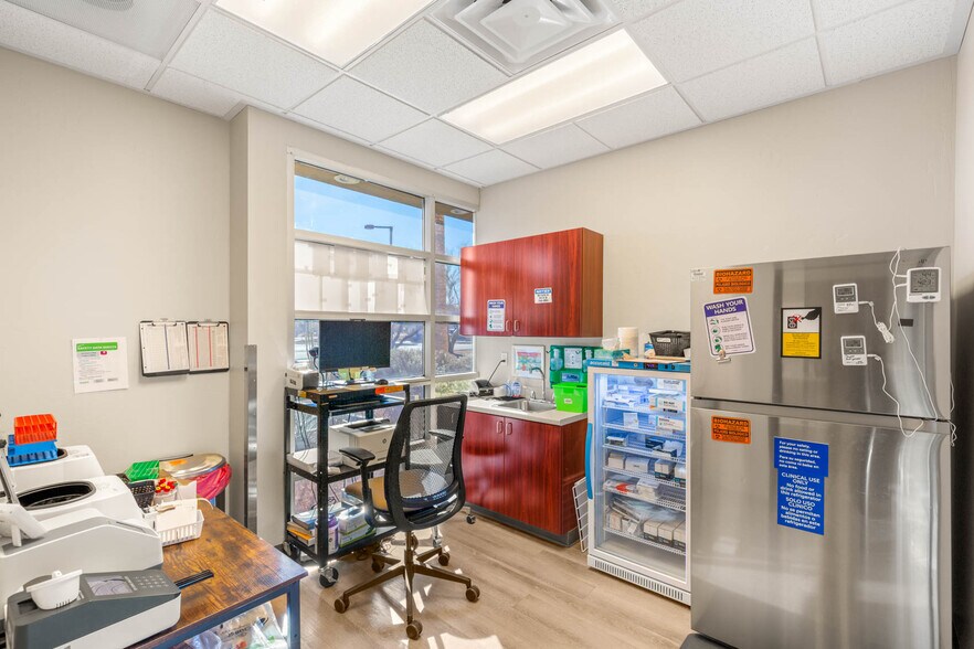 More Photos Of 2601 N Tenaya Way, Las Vegas Office For Sale