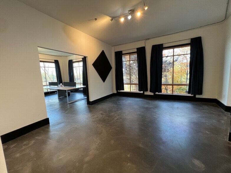 More Photos Of 319 Atlanta St, Marietta Office For Sale