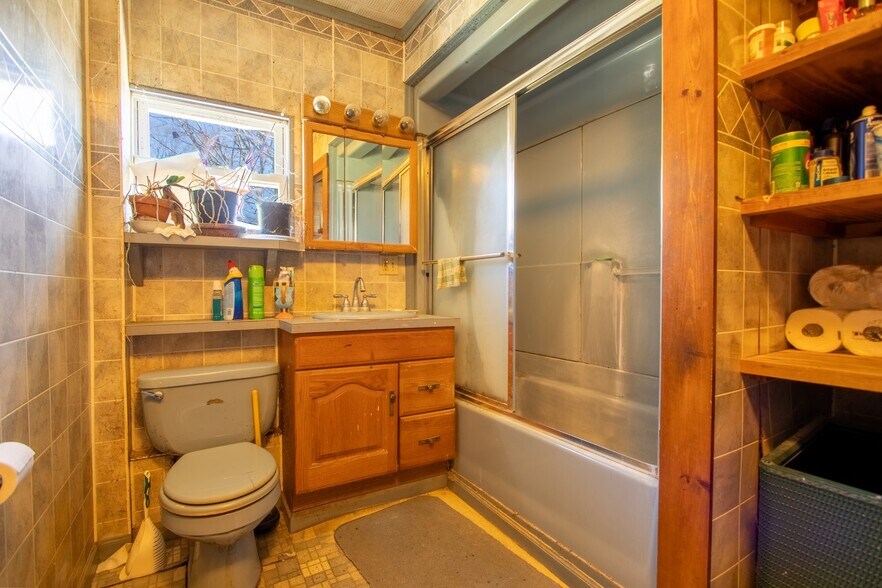 More Photos Of 263 Como Rd, Lake Como Specialty For Sale