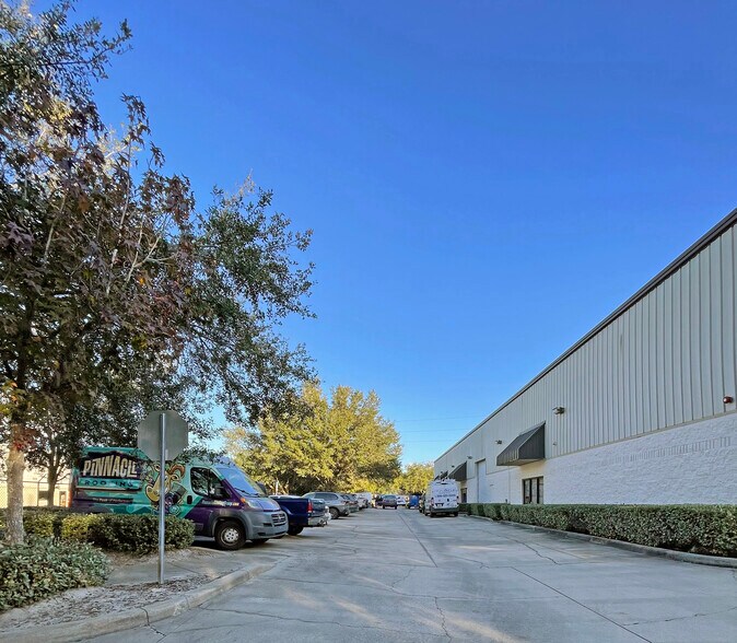 More Photos Of 150 & 160 Springview Commerce Drive, Debary Industrial For Lease
