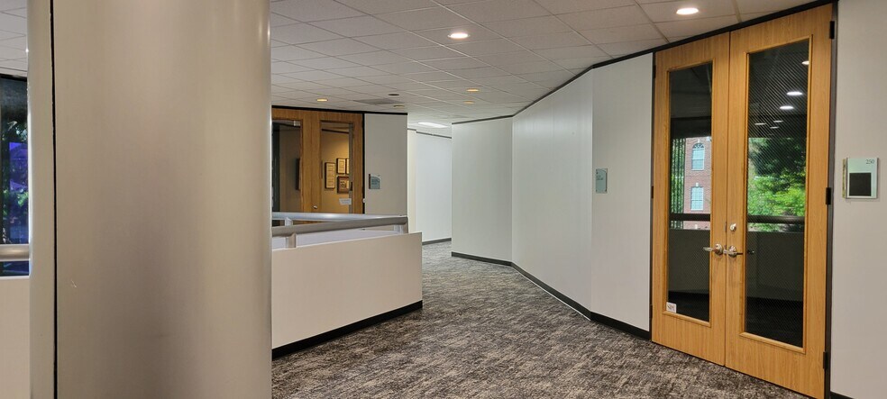 More Photos Of 1811 Bering Dr, Houston Office For Lease
