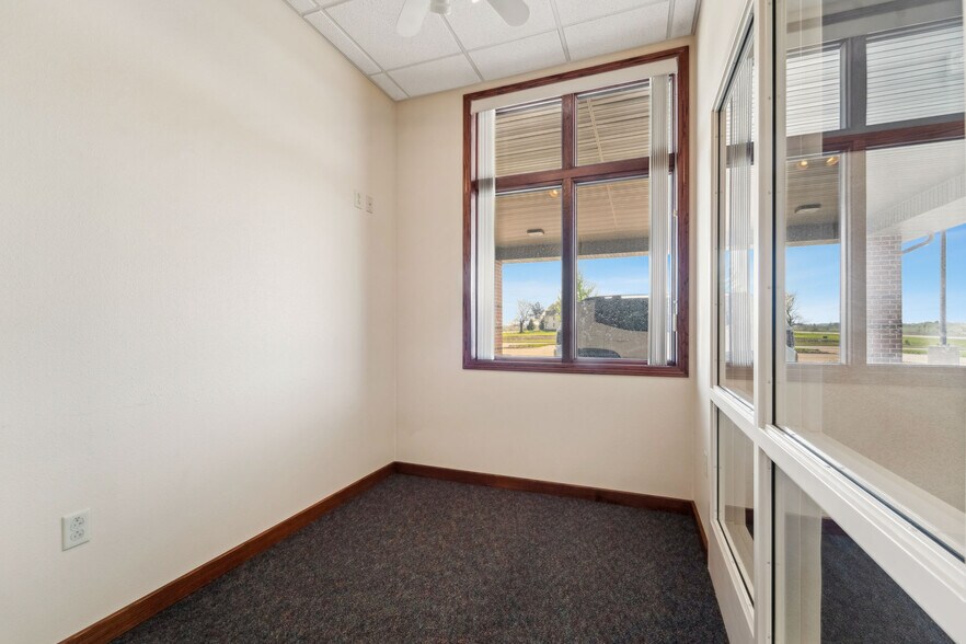 More Photos Of 790 Eastgate Dr, Ripon Medical For Sale