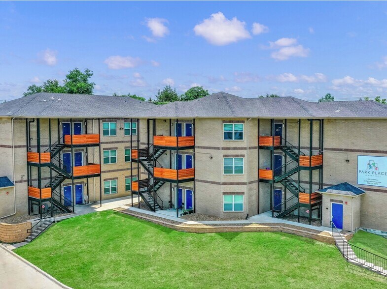Primary Photo Of 1420 Park Pl, Sherman Apartments For Sale