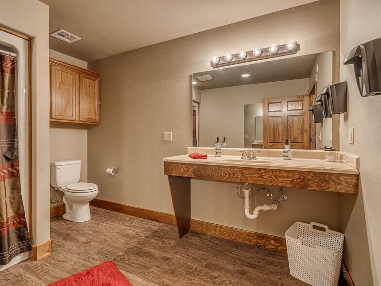 More Photos Of 341070 E 890 Rd, Chandler Lodge Meeting Hall For Sale