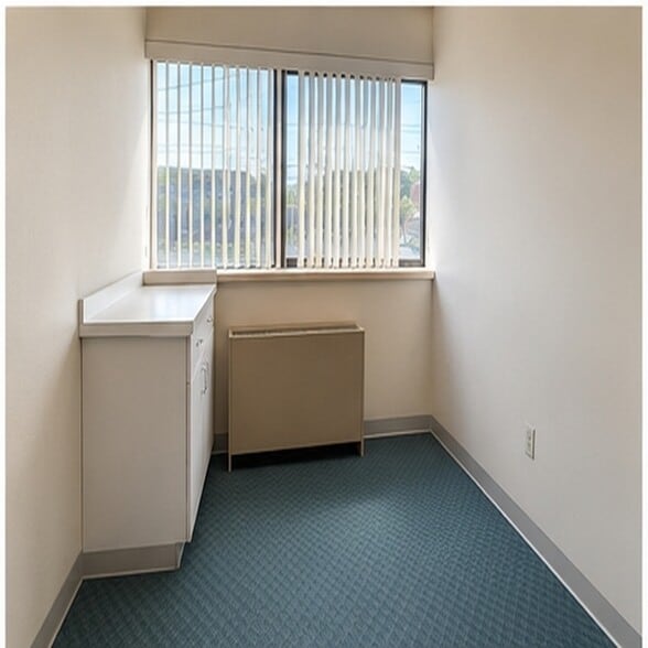 More Photos Of 1410 Highland Ave, Needham Office For Lease
