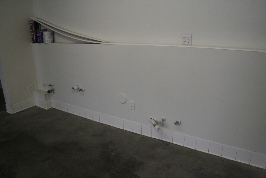 More Photos Of 25915 Senator Ave, Harbor City Warehouse For Lease