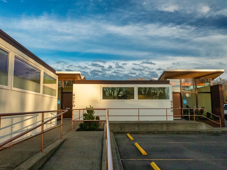 Primary Photo Of 4720-4790 SW Watson Ave, Beaverton Medical For Lease