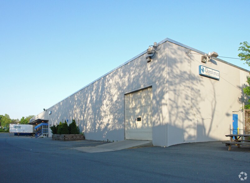 More Photos Of 1801 Avenue B, Watervliet Warehouse For Lease