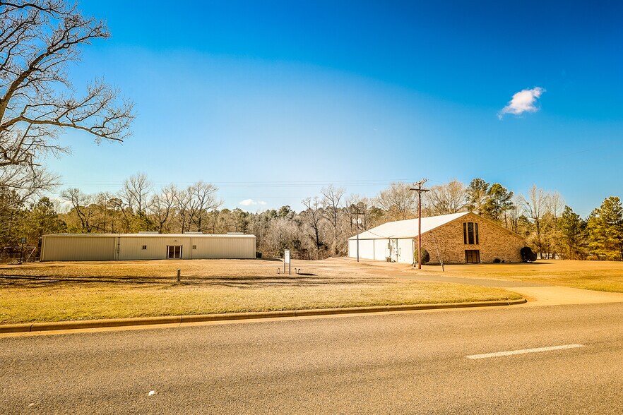 More Photos Of 5805 HWY 135, Gladewater Flex For Sale