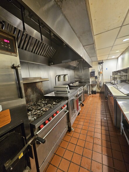 More Photos Of 4537 S Nicollet Ave, Minneapolis Freestanding For Sale