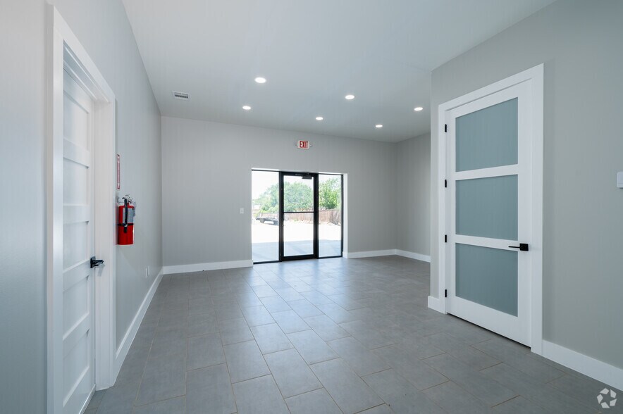 More Photos Of 2346 Seaborn Rd, Ponder Unknown For Lease