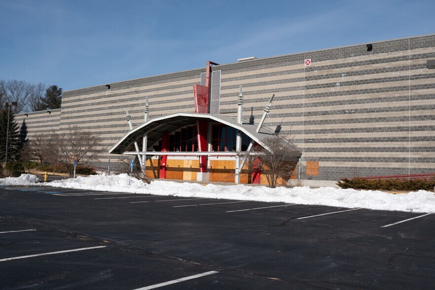 Primary Photo Of 231 Turnpike Rd, Westborough Movie Theatre For Sale