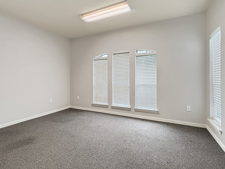 More Photos Of 2438 Lillian Miller Pky, Denton Office For Lease