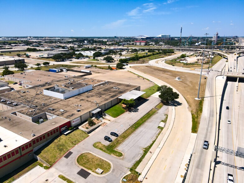 More Photos Of 2910 Avenue F, Arlington Warehouse For Sale