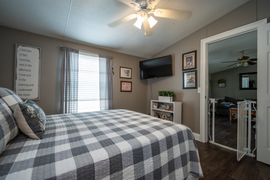 More Photos Of 3655 Neese Commerce Rd, Hull Multifamily For Sale