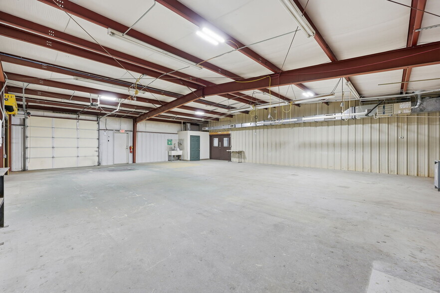 More Photos Of 3743 Old Flowery Branch Rd, Oakwood Warehouse For Lease
