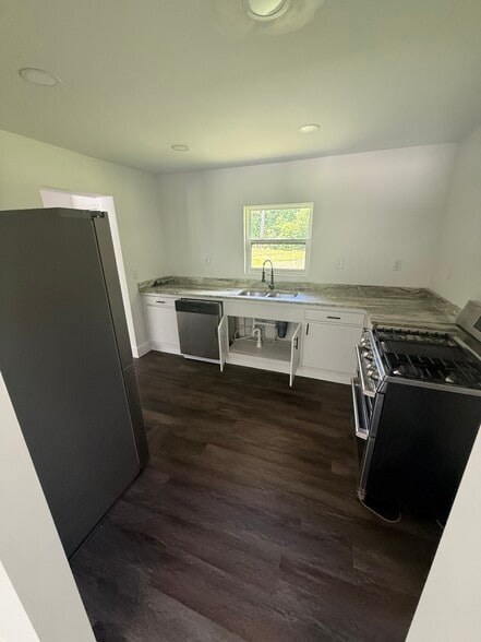 More Photos Of 2521 Reinhardt College Pky, Canton Office For Sale