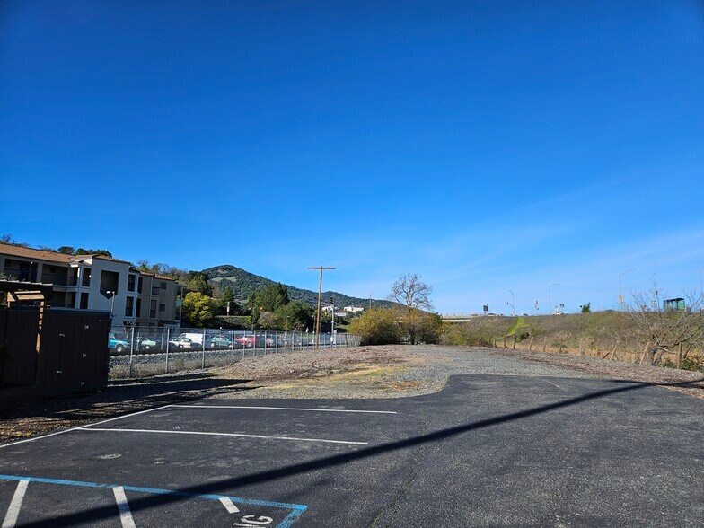 More Photos Of 998 Rush Creek Pl, Novato Land For Lease