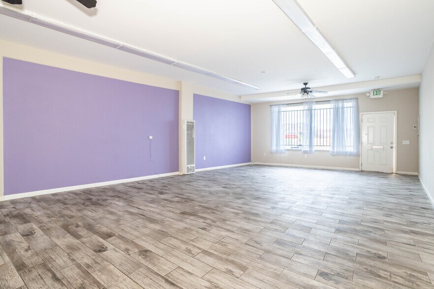 More Photos Of 38262 6th St E, Palmdale Storefront For Sale