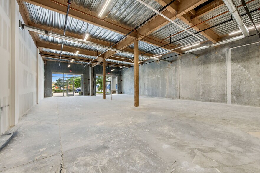 More Photos Of 2401 W Broward Blvd, Fort Lauderdale Self Storage For Lease