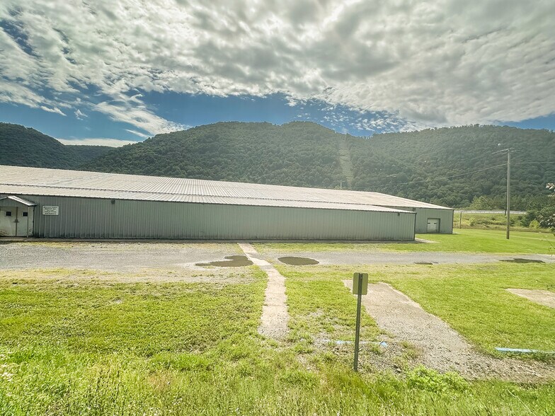 More Photos Of 38 Industrial Rd park, Renovo Industrial For Lease