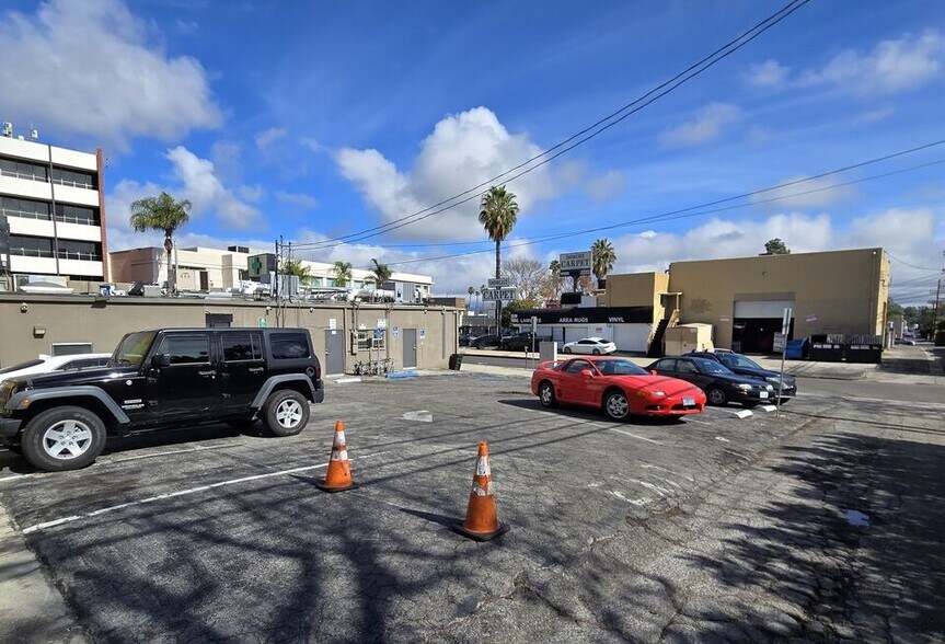 More Photos Of 14000 Ventura Blvd, Sherman Oaks Freestanding For Sale