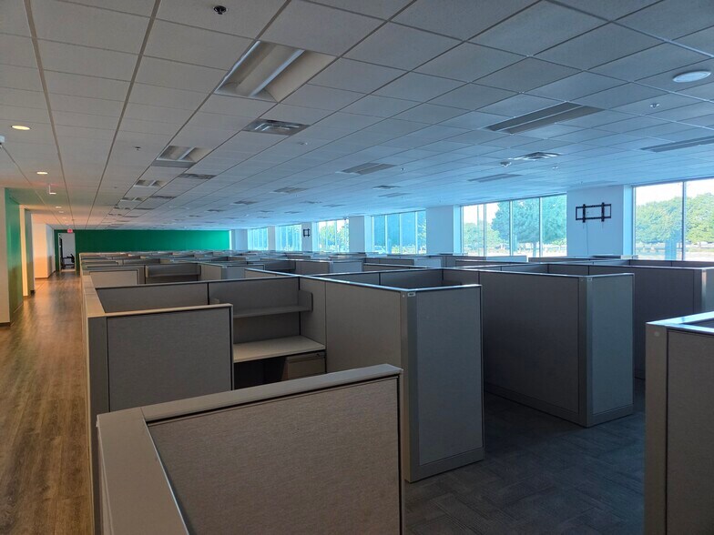 More Photos Of 4609 Regent Blvd, Irving Loft Creative Space For Lease