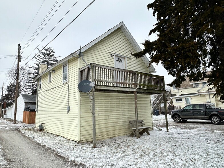 More Photos Of 1831 N C St, Elwood Apartments For Sale
