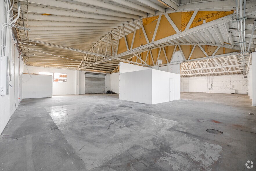 More Photos Of 115-123 E Gardena Blvd, Gardena Service For Sale