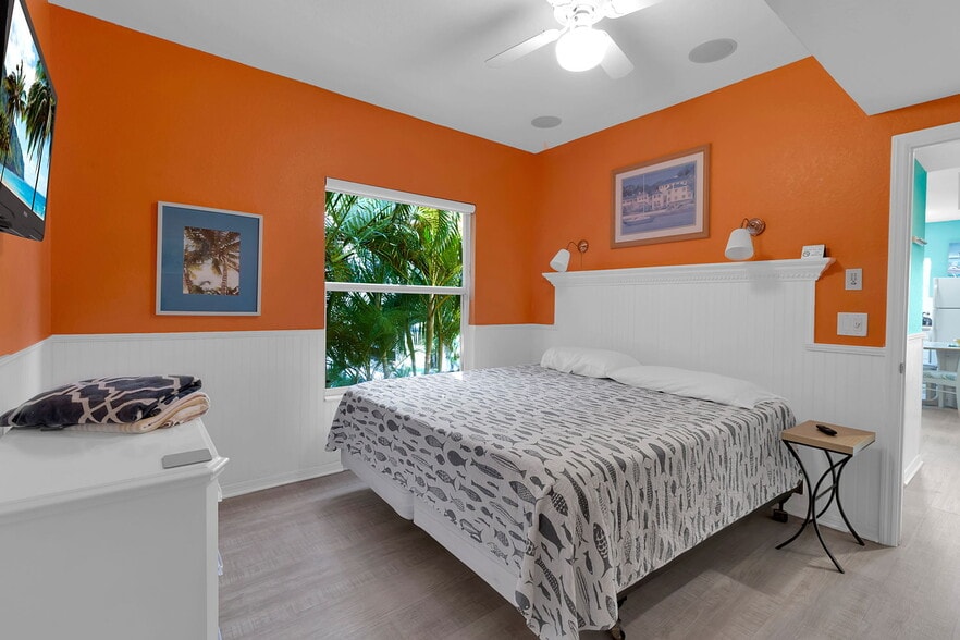 More Photos Of 5322 CALLE DE LA SIESTA, Sarasota Hospitality For Sale