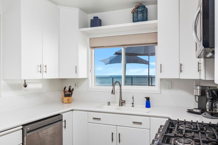 More Photos Of 1476-80 Pescadero Dr, San Diego Apartments For Sale