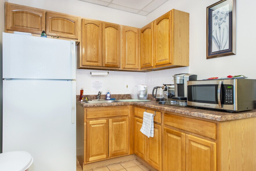 More Photos Of 372 Route 22 West, White House Station Office For Lease