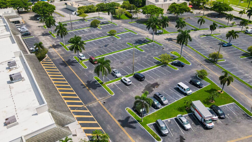 More Photos Of 941 Kimberly Blvd, North Lauderdale Unknown For Lease