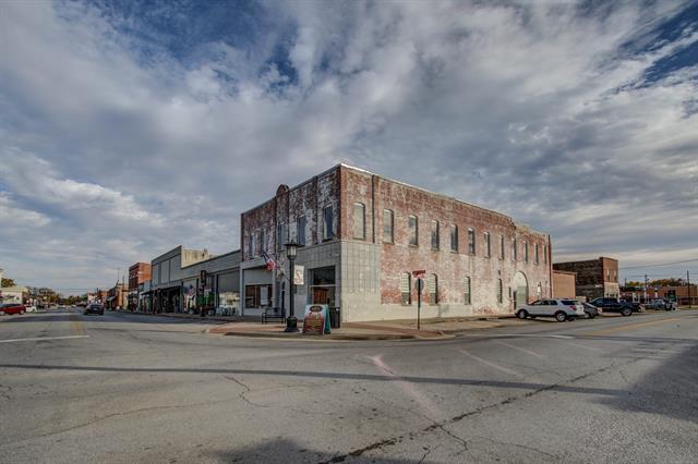 More Photos Of 306 E Don Tyler Ave, Dewey Storefront Retail Office For Sale