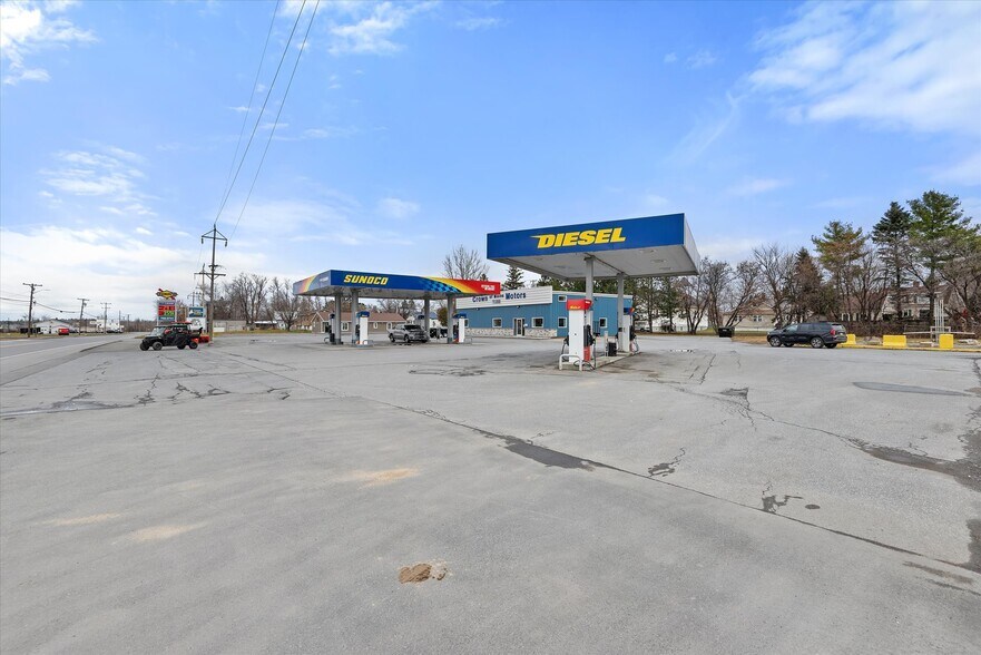More Photos Of 86 Parsons St, Presque Isle Service Station For Sale